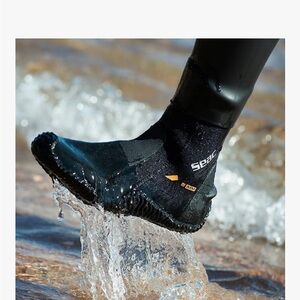 SEAC BASIC HD 5MM NEOPRENE SCUBA BOOTS WITH SIDE ZIPPER  XS women 5.5. - 6.5